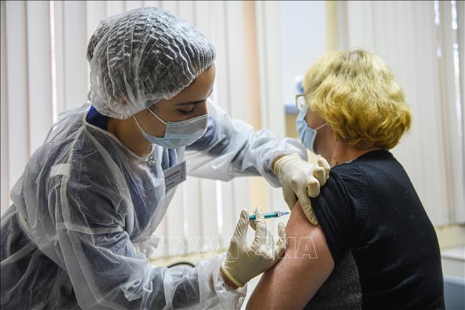 Sốt hay không sốt sau tiêm vaccine Covid-19 thì tốt hơn?