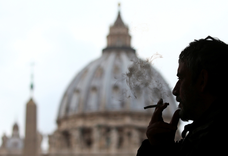 Đức Giáo Hoàng ban lệnh cấm bán thuốc lá tại Vatican