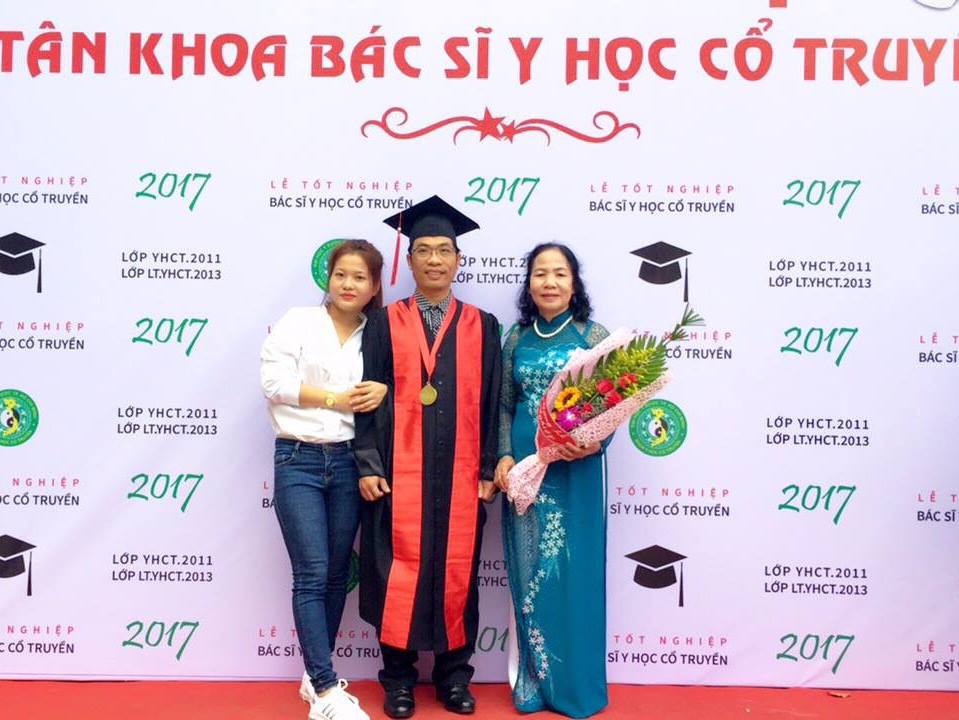 Tu huynh G.B Nguyễn Trường Thế  tốt nghiệp nghành Bác sĩ Y học Cổ truyền