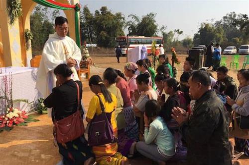 Myanmar chào mừng tân linh mục dòng Tên địa phương