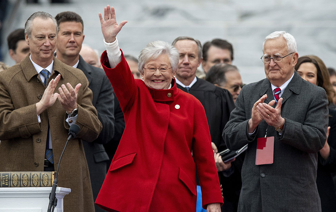 Thống đốc Kay Ivey ban hành luật cấm phá thai triệt để tại Alabama