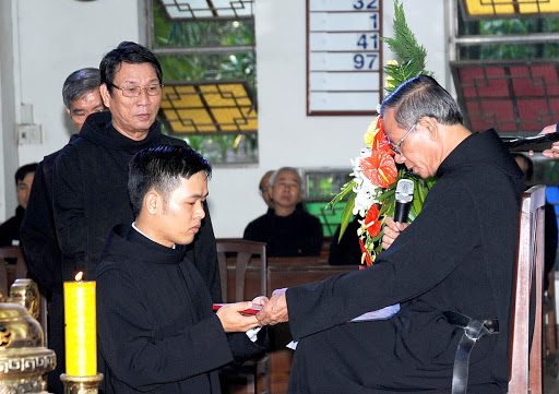 NGƯỜI TU SĨ TRỢ THẾ VỚI LỜI KHẤN THỨ TƯ