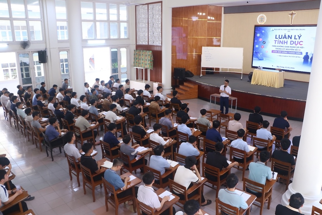 LUÂN LÝ TÍNH DỤC TRÊN KHÔNG GIAN MẠNG XÃ HỘI