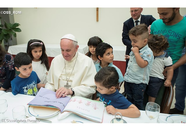 Đức Giáo hoàng Phanxicô viết thư cho một bé gái ung thư đang hấp hối