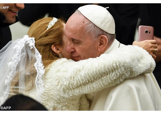 Các thần tượng giả ăn cắp sự tự do và biến con người thành nô lệ chúng